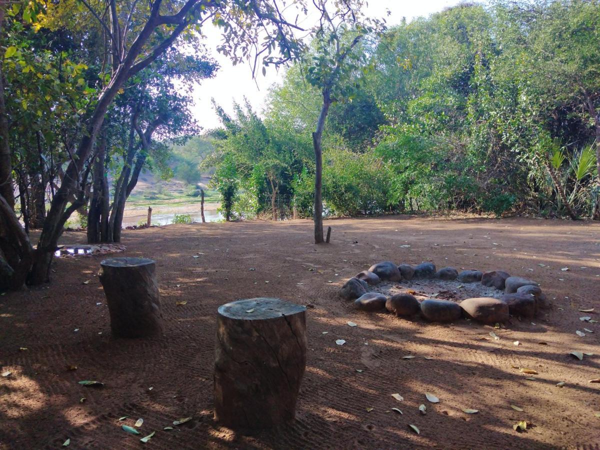 Nthakeni Bush & River Camp Pafuri Gate Exterior foto